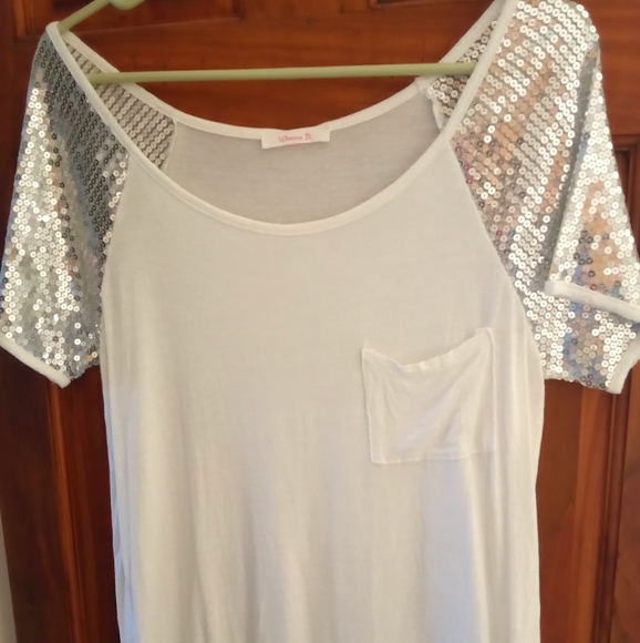 Size large top - Picture 1 of 6